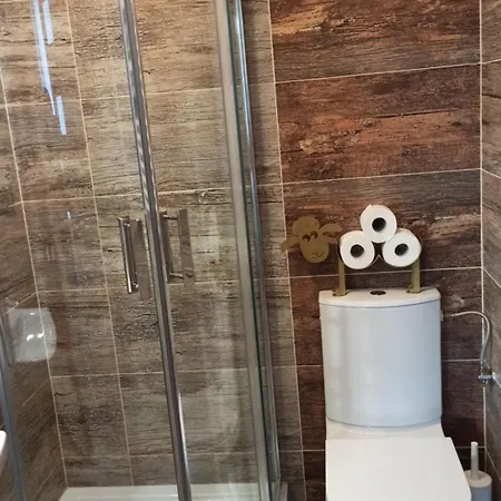 Rum i privatbostad U Basi